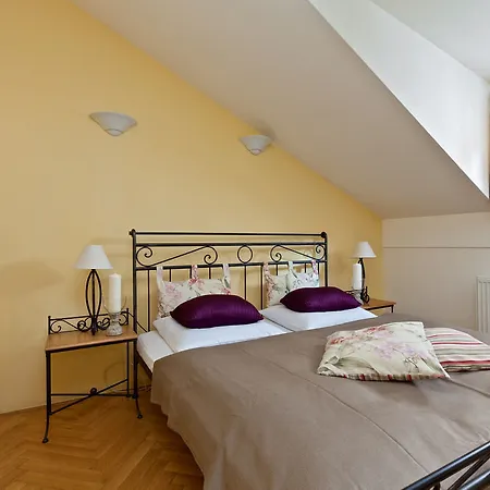 Otel Black Star