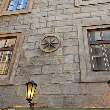 Black Star 4*