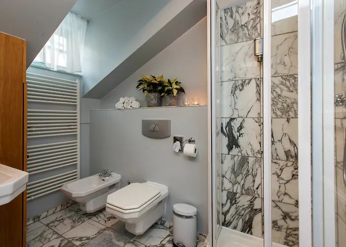 Black Star Hotel 4*