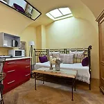 Black Star Hotel 4*