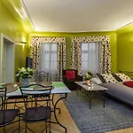 Black Star Hotel