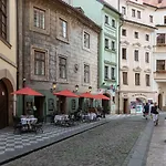Hotel Black Star